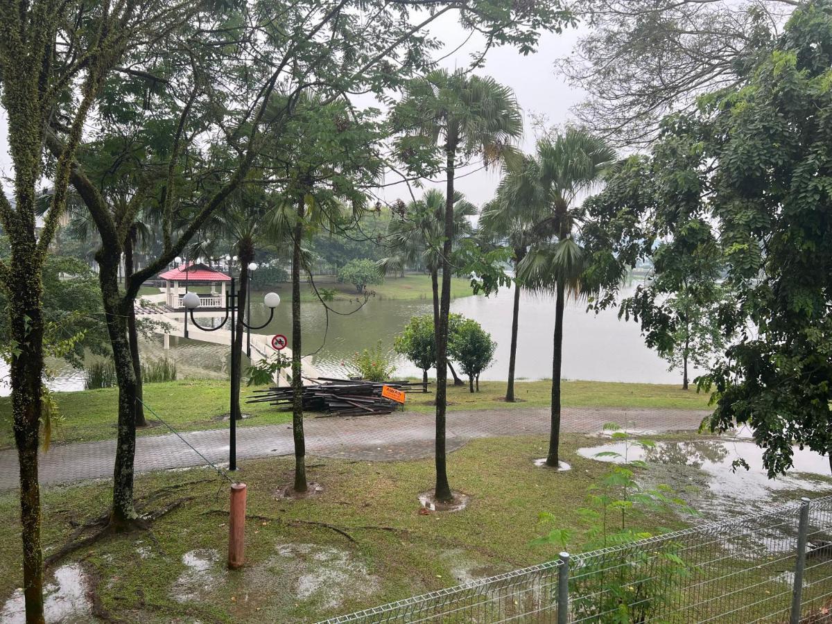 Pangsapuri Jiejie P16 Wifi Netflix *