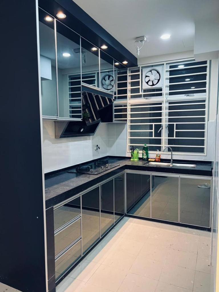 Jiejie P16 Wifi Netflix Pangsapuri